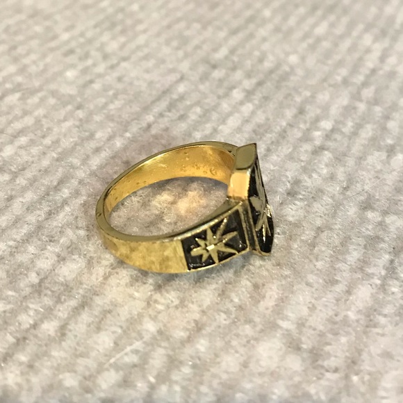 Very Cool Hemp Hip Hop Ring - Picture 4 of 4